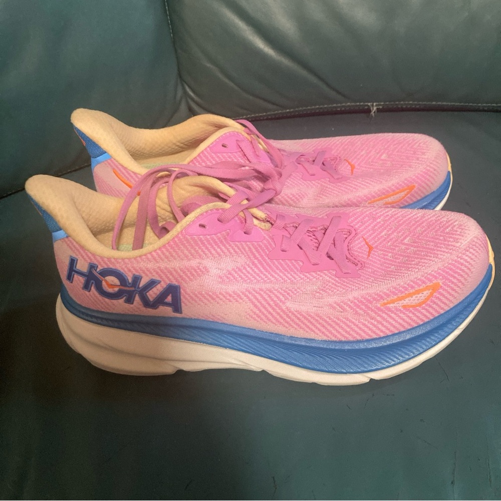 Hoka Clifton 9  Cyclamen Sweet Lilac Woman’s size 9.5